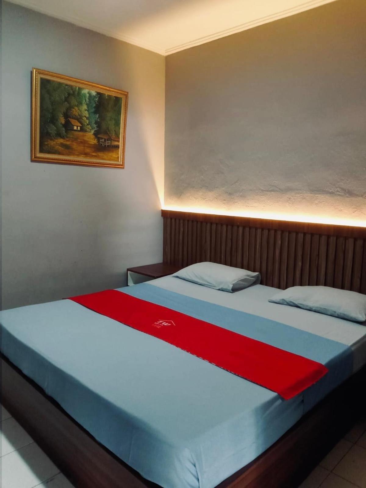 Tw Penginapan Cianjur Esterno foto